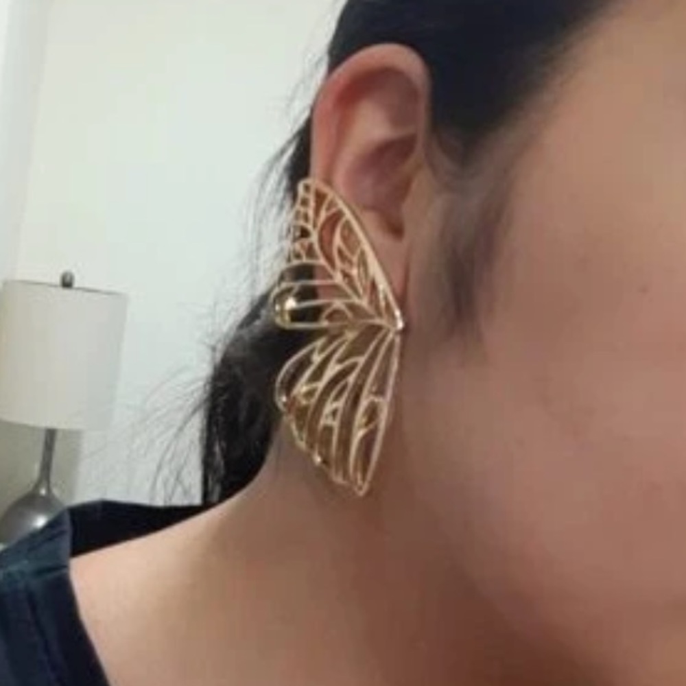 🌻 {3/$20} Golden Butterfly Wing Stud Earrings - Picture 5 of 10